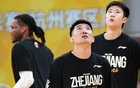 广厦男篮遗憾止步，王博赛后大度祝贺上海队夺冠，坦言球队因伤病影响表现，虽成功闯入决赛仍难掩对未能卫冕的深深遗憾